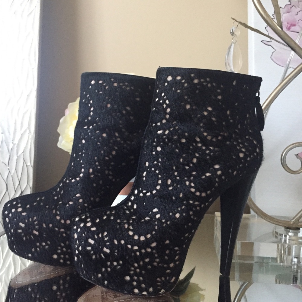 Alice + Olivia booties Sz. 37.5